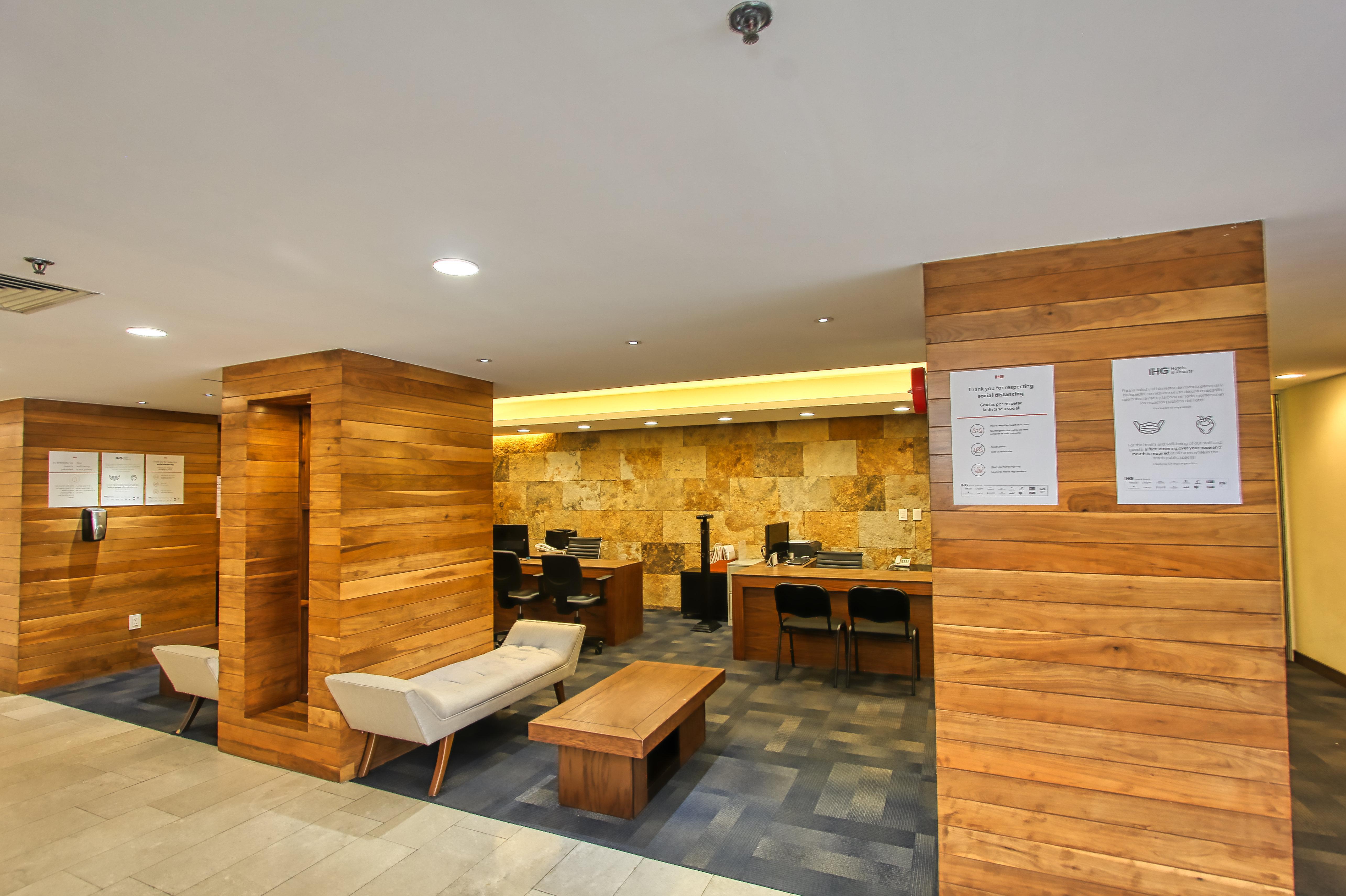 Holiday Inn Leon By Ihg מראה חיצוני תמונה