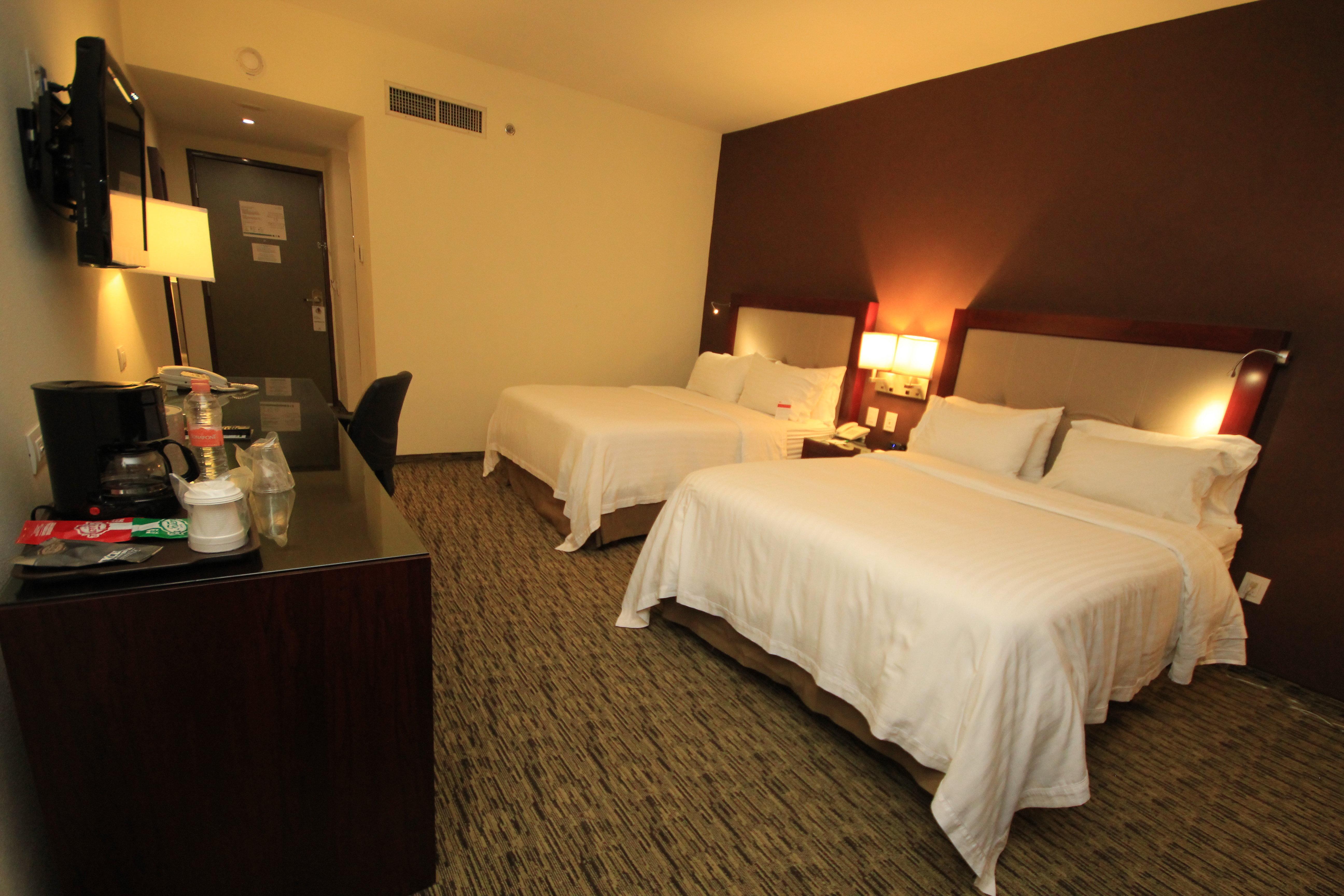 Holiday Inn Leon By Ihg מראה חיצוני תמונה