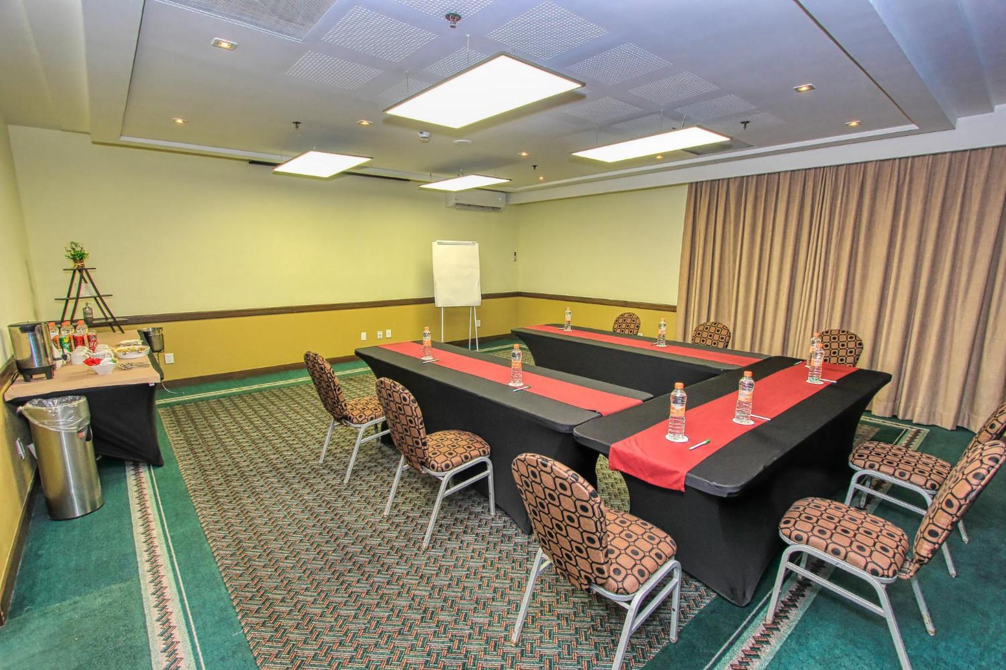 Holiday Inn Leon By Ihg מראה חיצוני תמונה